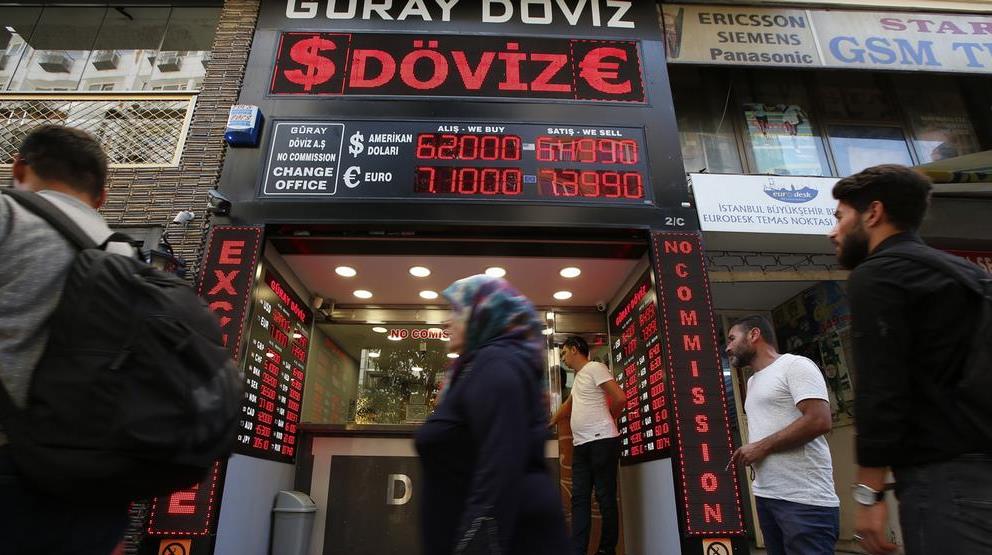 Lira turke regjistron nje tjeter renie te madhe